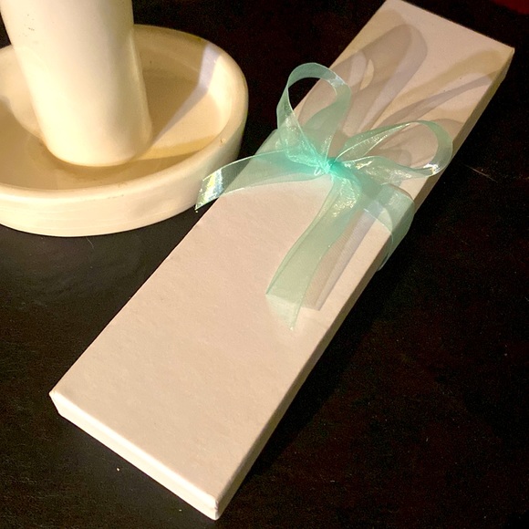 Vintage Crystal glass and gold 3 strand bracelet. - Picture 17 of 17